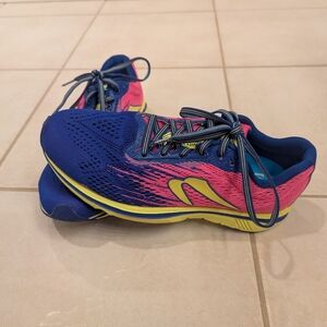 Brand New Newton Gravity 10 Women's Blue and Pink Shoes
